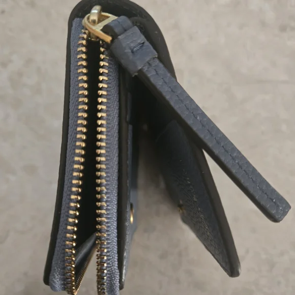 LIKE NEW Tory Burch MCGRAW BIFOLD Wallet - Picture 8 of 9